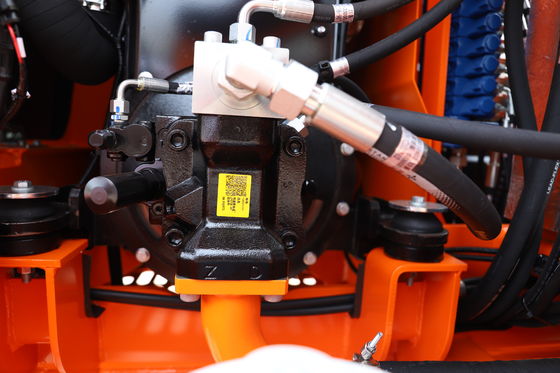 লোনকিং ৬ টন হাইড্রোলিক মিনি এক্সক্যাভেটর ১৫.৪ কিলোওয়াট/২৪০০ আরপিএম ইঞ্জিন এবং ৫৯০০*২০০০*২৬০০ মিমি কমপ্যাক্ট ডিজাইন