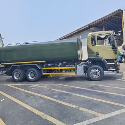 HOWO TX 6 × 4 ওয়াটার ট্যাঙ্ক ট্রাক 15-20 CBM ক্ষমতা এবং ধুলো নিয়ন্ত্রণ এবং সেচ জন্য উচ্চ চাপ জল পাম্প