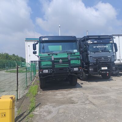 HOWO 6x4 ওয়াটার ট্যাঙ্ক ট্রাক 20,000L ক্ষমতা, 371HP ইঞ্জিন এবং রাস্তা পরিষ্কার এবং ধুলো দমনের জন্য কার্বন ইস্পাত ট্যাঙ্ক