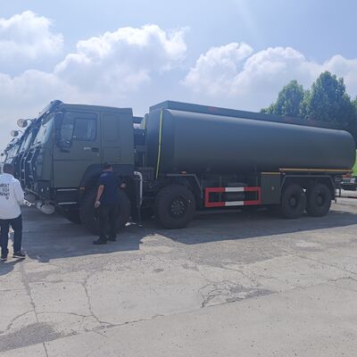 HOWO 8 × 8 50,000L জ্বালানী ট্যাঙ্ক ট্রাক 371HP ইঞ্জিন এবং ভারী দায়িত্ব জ্বালানী পরিবহন জন্য 8 × 8 অল-হুইল ড্রাইভ সঙ্গে