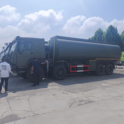 HOWO 8 × 8 60000L জ্বালানী ট্যাঙ্ক ট্রাক ভারী দায়িত্ব জ্বালানী পরিবহন জন্য 371HP ইঞ্জিন সঙ্গে