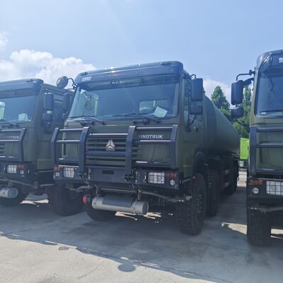 HOWO 8 × 8 50,000L জ্বালানী ট্যাঙ্ক ট্রাক 371HP ইঞ্জিন এবং ভারী দায়িত্ব জ্বালানী পরিবহন জন্য 8 × 8 অল-হুইল ড্রাইভ সঙ্গে