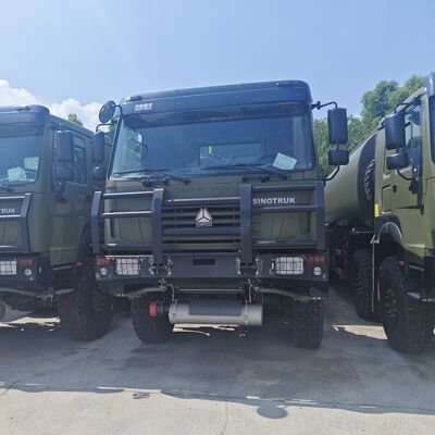 HOWO 8×8 45,000L ফুয়েল ট্যাঙ্ক ট্রাক 371HP ইঞ্জিন এবং 8×8 অল-হুইল ড্রাইভ হেভি ডিউটি ​​ফুয়েল ট্রান্সপোর্টেশনের জন্য