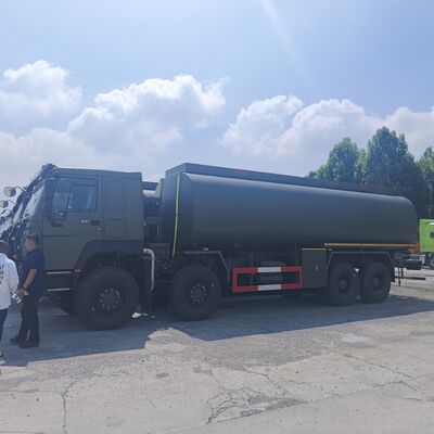 HOWO 8 × 8 40,000L জ্বালানী ট্যাঙ্ক ট্রাক 371HP ইঞ্জিন এবং 8 × 8 ভারী দায়িত্ব জ্বালানী পরিবহন জন্য চার চাকা ড্রাইভ সঙ্গে