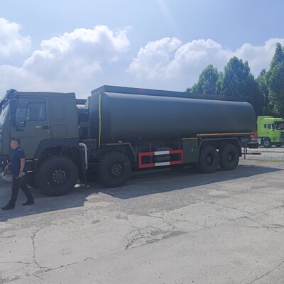 HOWO 8 × 8 40,000L জ্বালানী ট্যাঙ্ক ট্রাক 371HP ইঞ্জিন এবং 8 × 8 ভারী দায়িত্ব জ্বালানী পরিবহন জন্য চার চাকা ড্রাইভ সঙ্গে