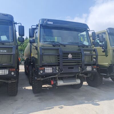 HOWO 8 × 8 40,000L জ্বালানী ট্যাঙ্ক ট্রাক 371HP ইঞ্জিন এবং 8 × 8 ভারী দায়িত্ব জ্বালানী পরিবহন জন্য চার চাকা ড্রাইভ সঙ্গে
