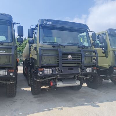 HOWO 8×8 45,000L ফুয়েল ট্যাঙ্ক ট্রাক 371HP ইঞ্জিন এবং 8×8 অল-হুইল ড্রাইভ হেভি ডিউটি ​​ফুয়েল ট্রান্সপোর্টেশনের জন্য