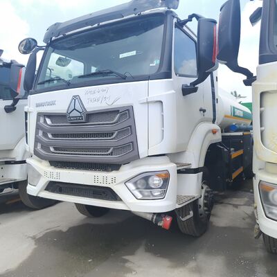 HOWO NX 6×4 সিএনজি জ্বালানী ট্যাঙ্ক ট্রাক 400HP ইঞ্জিন এবং ডিজেল এবং পেট্রল পরিবহন জন্য 30,000L ক্ষমতা সঙ্গে