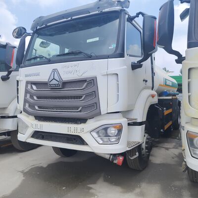 HOWO NX 6×4 CNG ফুয়েল ট্যাঙ্ক ট্রাক 400HP ইঞ্জিন এবং জ্বালানি বিতরণের জন্য 25,000L ক্ষমতা
