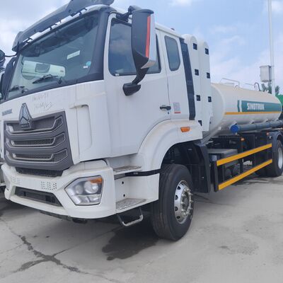 HOWO NX 6 × 4 সিএনজি জ্বালানী ট্যাঙ্ক ট্রাক 400HP ইঞ্জিন এবং 20T পেয়্লড সঙ্গে ডিজেল এবং পেট্রল পরিবহন জন্য