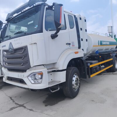 HOWO NX 6×4 CNG ফুয়েল ট্যাঙ্ক ট্রাক 400HP ইঞ্জিন এবং জ্বালানি বিতরণের জন্য 25,000L ক্ষমতা