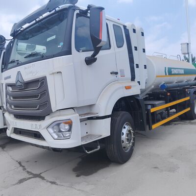 HOWO NX 6 × 4 সিএনজি জ্বালানী ট্যাঙ্ক ট্রাক 400HP ইঞ্জিন এবং 20T পেয়্লড সঙ্গে ডিজেল এবং পেট্রল পরিবহন জন্য