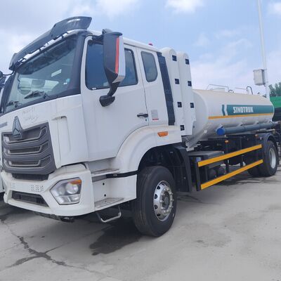 HOWO NX 6 × 4 সিএনজি জ্বালানী ট্যাঙ্ক ট্রাক 400HP ইঞ্জিন এবং 20T পেয়্লড সঙ্গে ডিজেল এবং পেট্রল পরিবহন জন্য