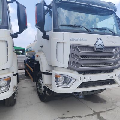 HOWO NX 6 × 4 সিএনজি জ্বালানী ট্যাঙ্ক ট্রাক 400HP ইঞ্জিন এবং 20T পেয়্লড সঙ্গে ডিজেল এবং পেট্রল পরিবহন জন্য