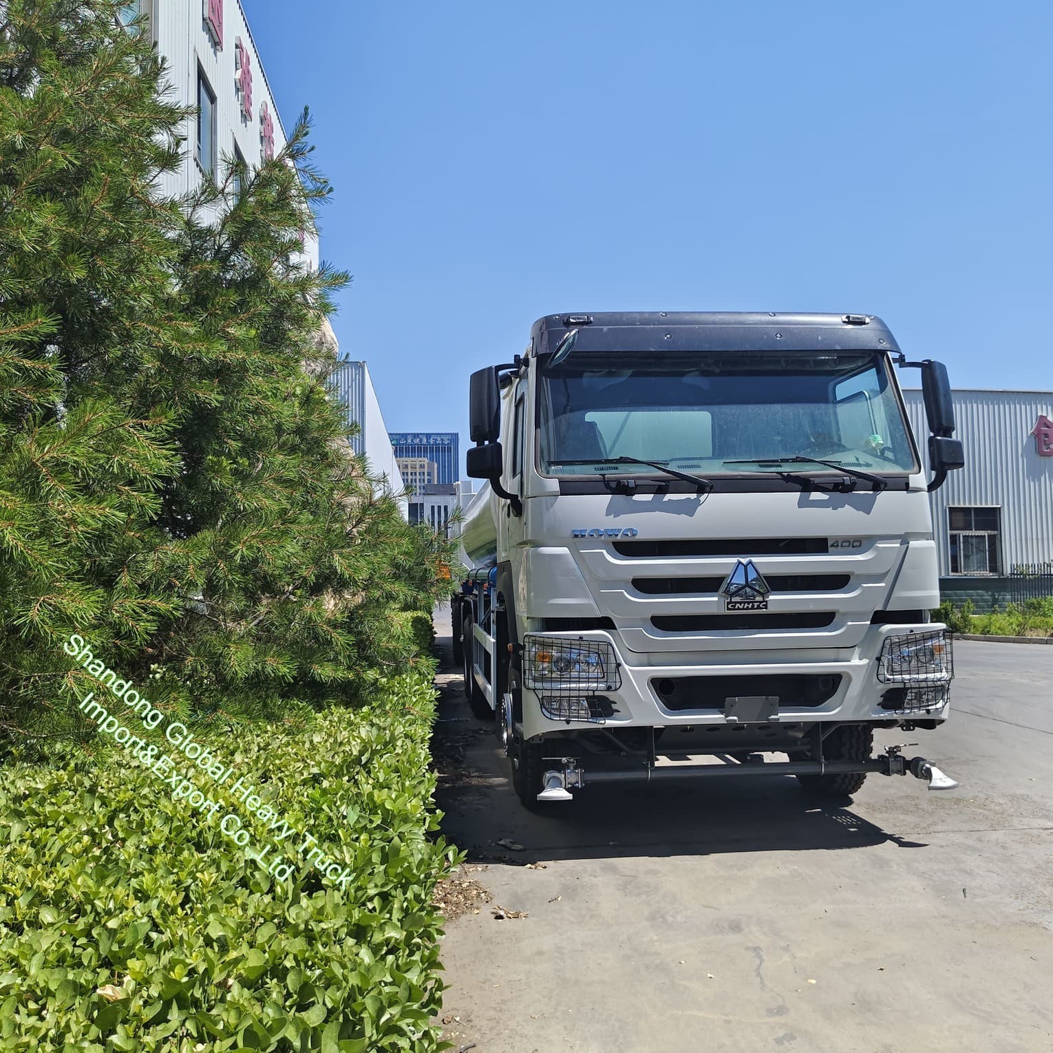 HOWO 6*4 400HP পুনর্নির্মাণ জল ট্যাঙ্ক ট্রাক স্প্রিংকলার ট্রাক 6*4 জল ট্যাঙ্কার