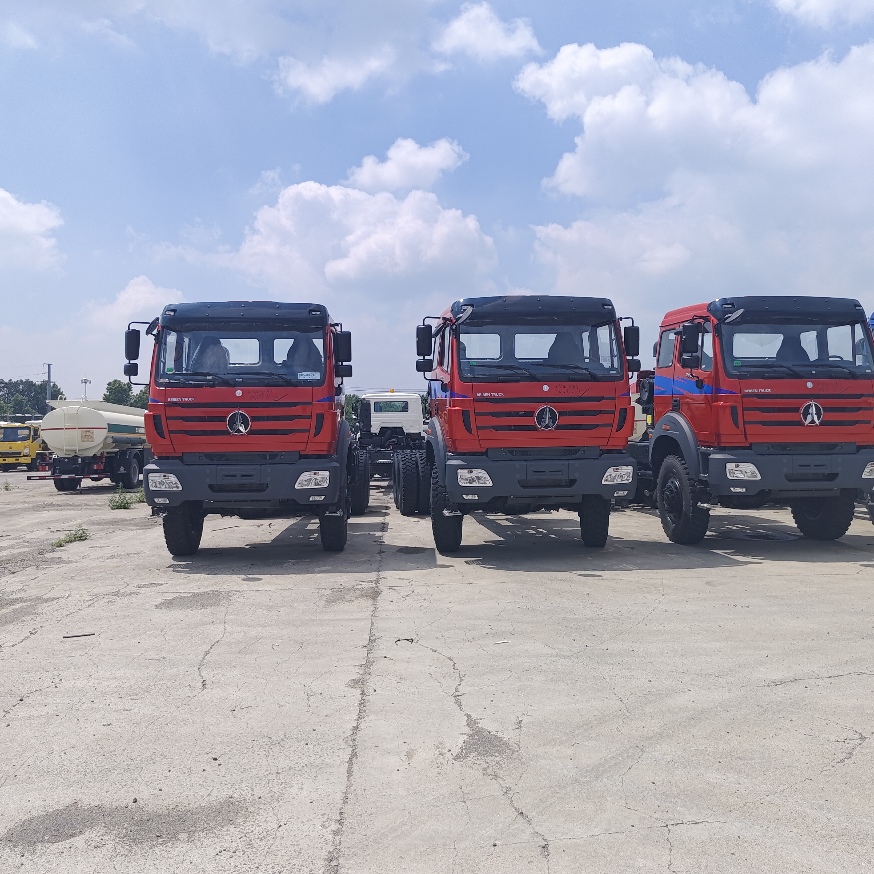 BEIBEN 2642 8×4 হেভি ডিউটি ​​মাইনিং ডাম্প ট্রাক 420HP WEICHAI ইঞ্জিন এবং 35-45 টন পেলোড মাইনিং এবং কোয়ারির জন্য