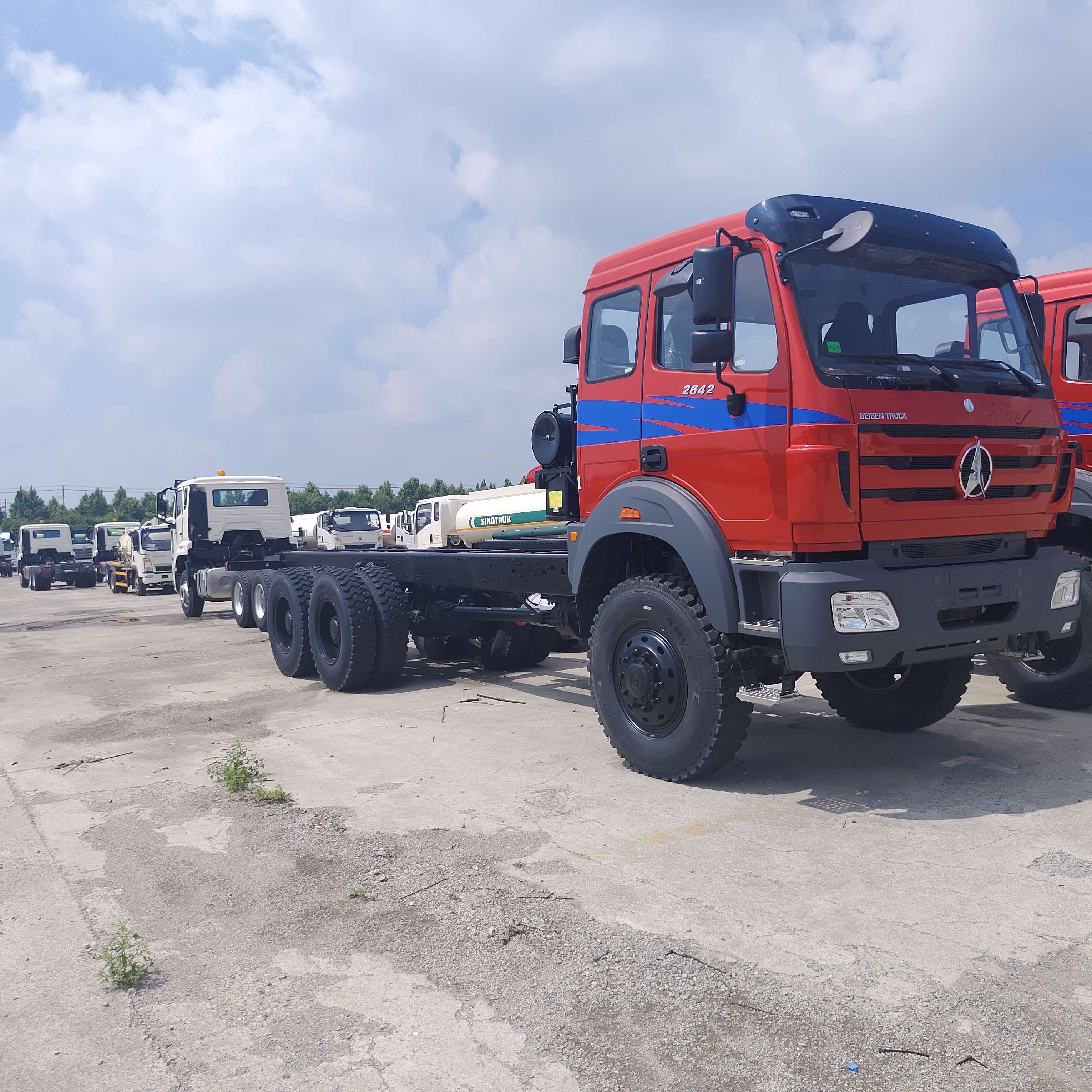 BEIBEN 2648 6×4 480HP WEICHAI ইঞ্জিন সহ হেভি ডিউটি ​​মাইনিং ডাম্প ট্রাক এবং কপার এবং কোবাল্ট পরিবহনের জন্য 30-40 টন পেলোড