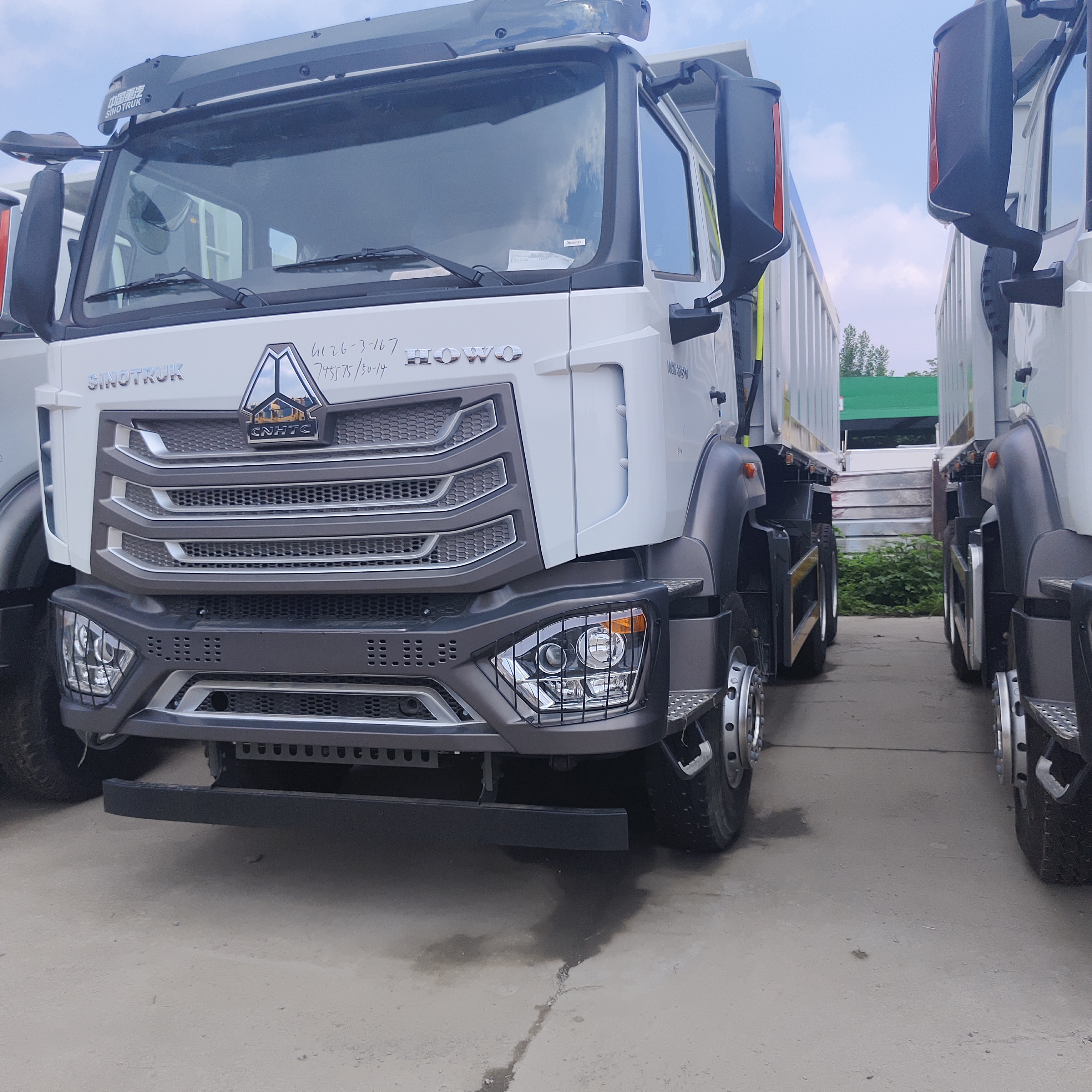HOWO NX 6 × 4 ভারী দায়িত্ব খনি ডাম্প ট্রাক 430HP ইঞ্জিন এবং আফ্রিকা জন্য 30-35 টন পেয়্লড